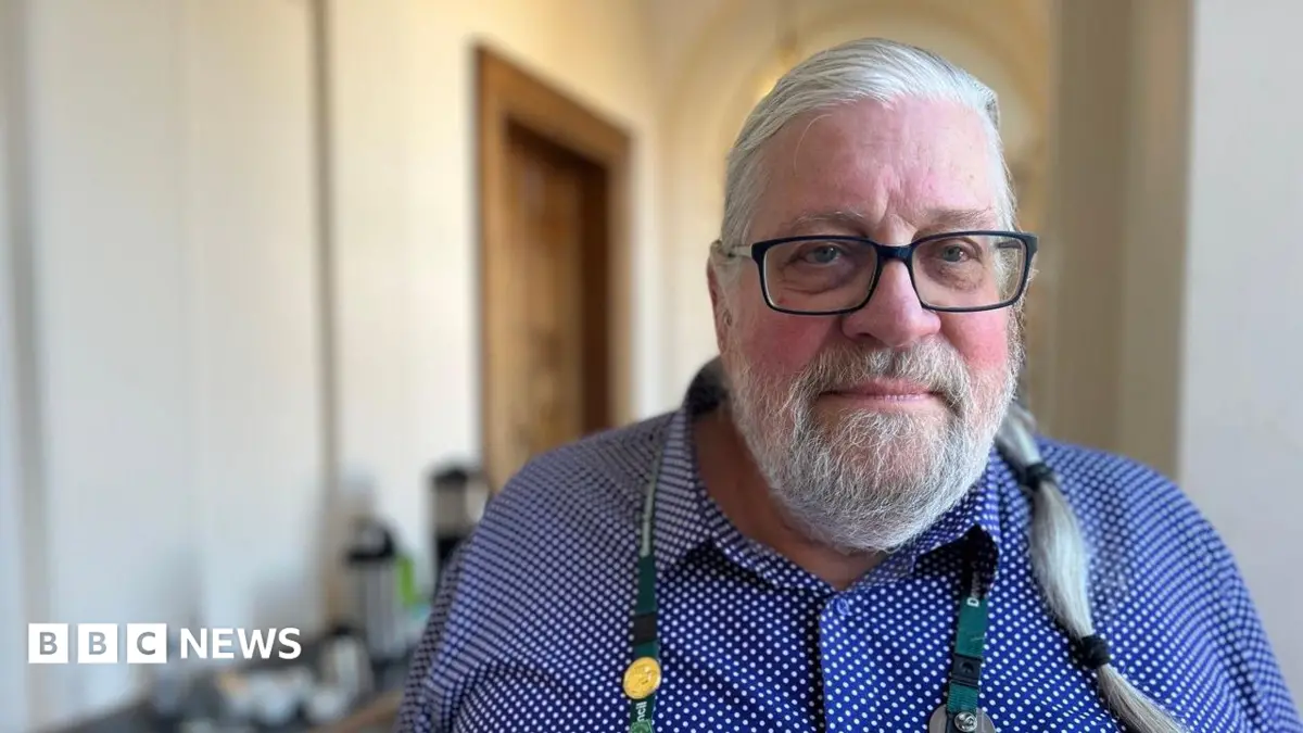 Devon County Councillor Sanctioned After Questioning Inclusion of LGBT+ Books in Schools