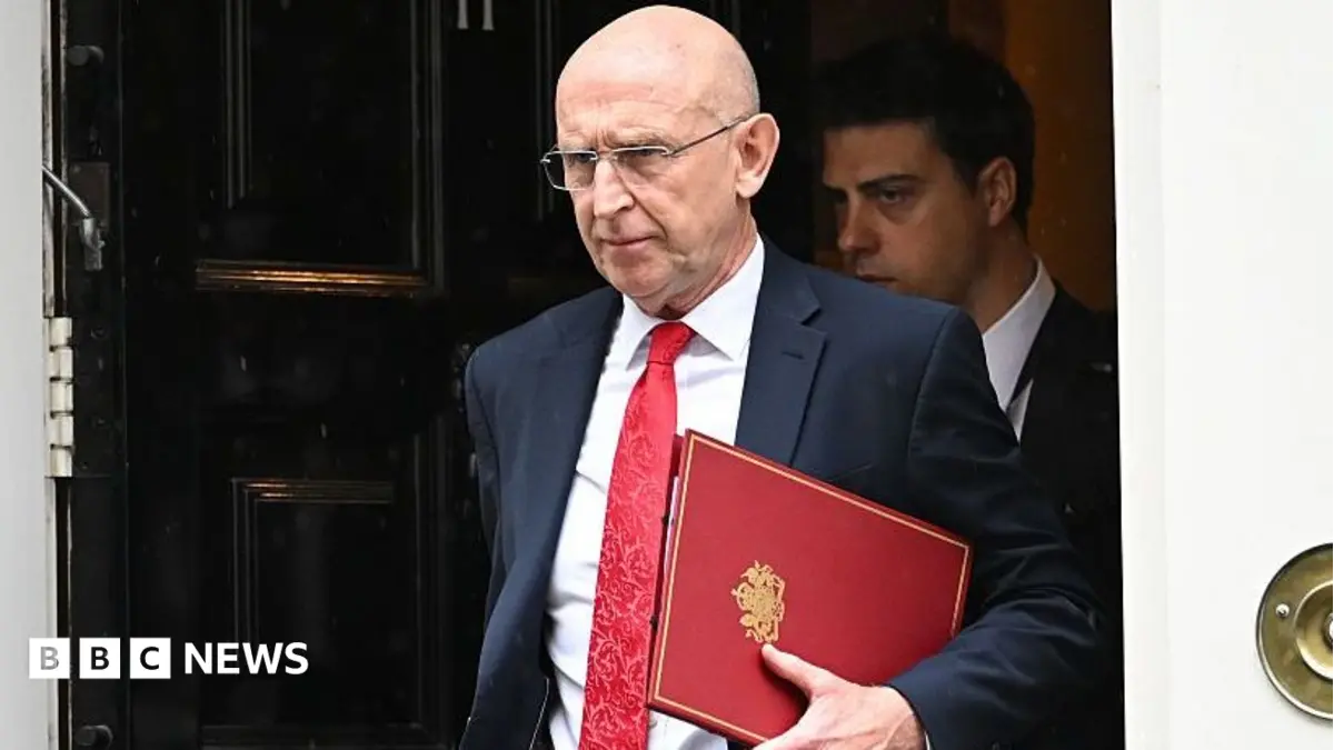 IMF Upgrades UK Growth Forecast for 2024, Warns on 2027 Energy and Interest Rates