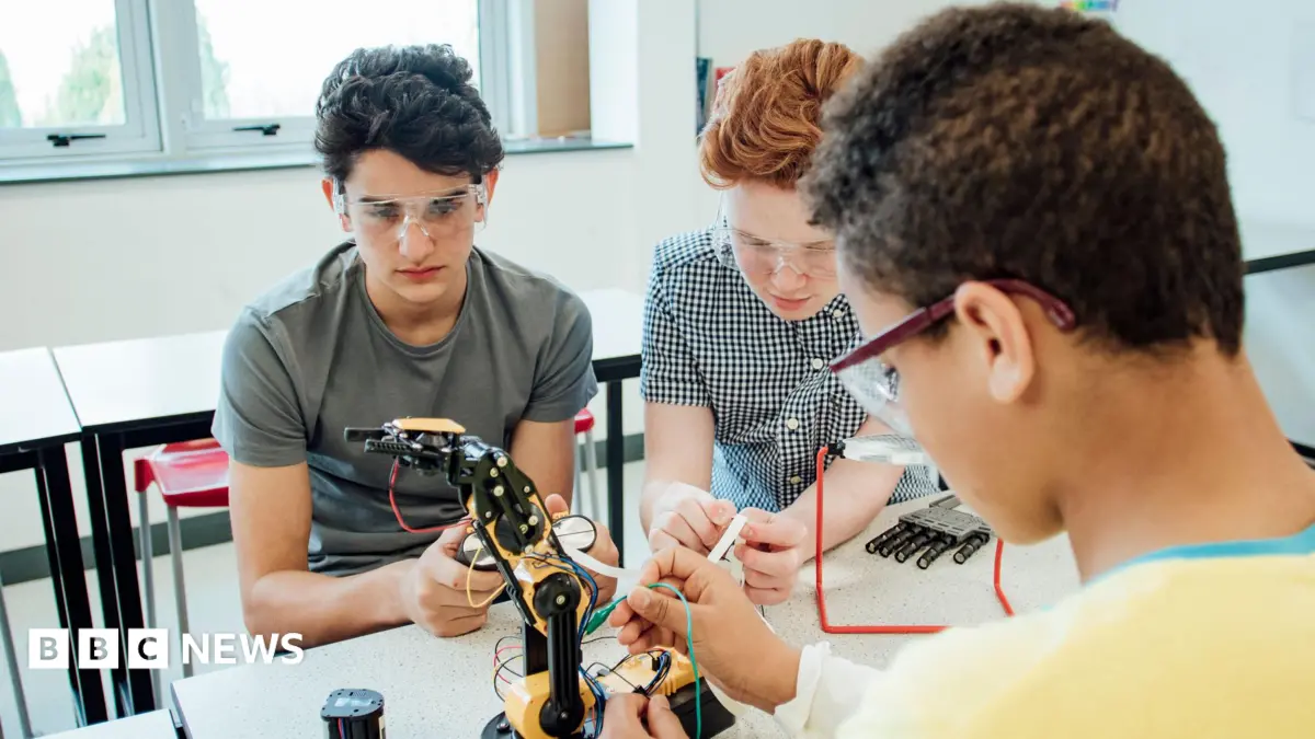 England Introduces 14-Year-Old Entry for Technical Courses in AI and Manufacturing