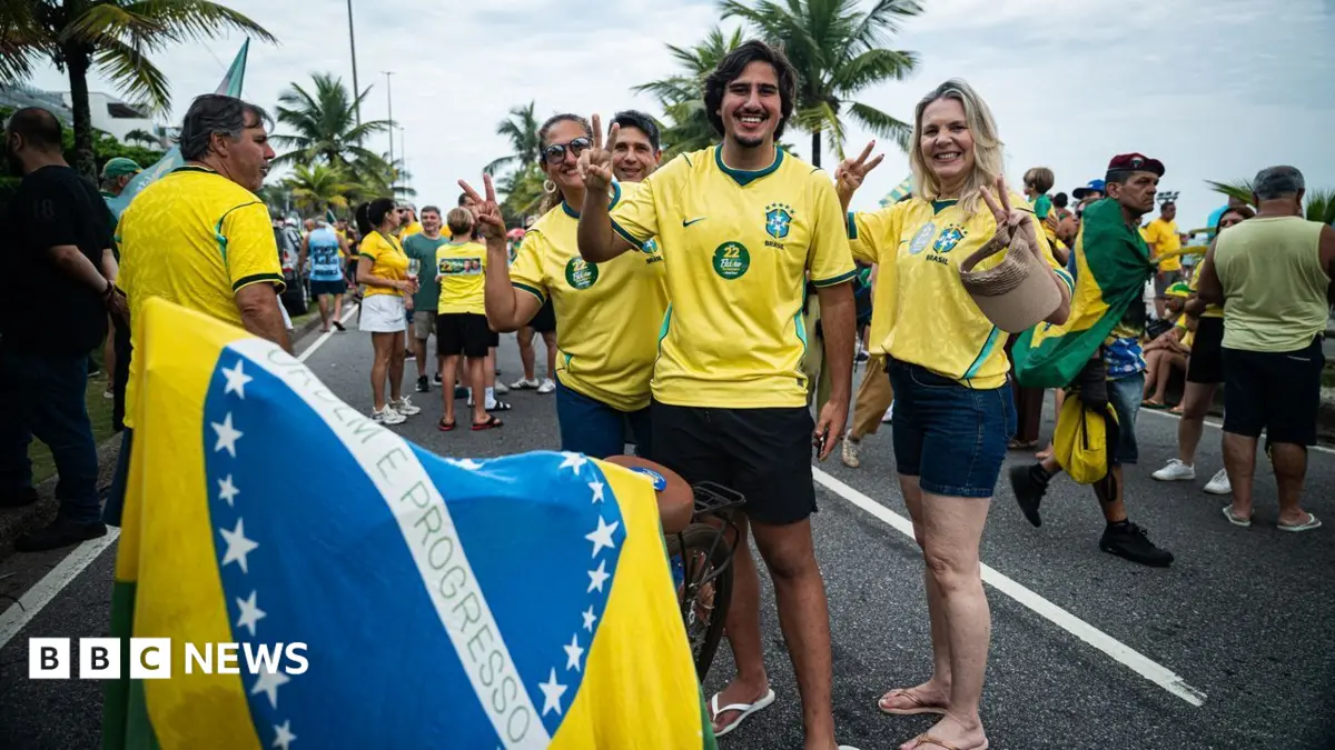 Brazilian Voters Face Choice Between Lula Da Silva and Flávio Bolsonaro