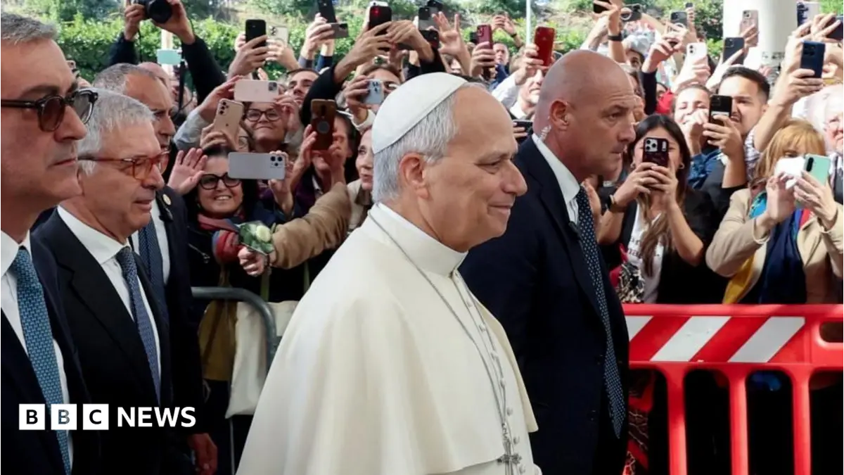 Pope Leo Undergoes Lung Surgery for Tumour at Rome's Gemelli Hospital