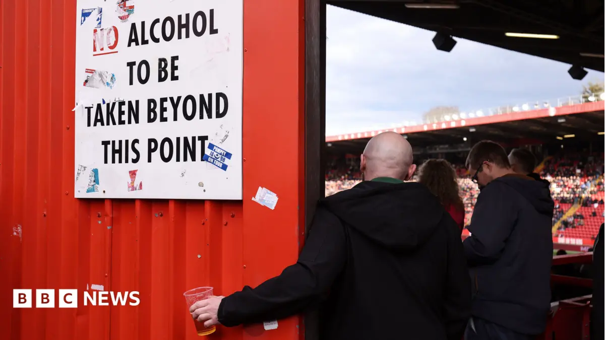 Andy Burnham Brands Stadium Alcohol Ban 'Discrimination', Prime Minister Considers Repeal