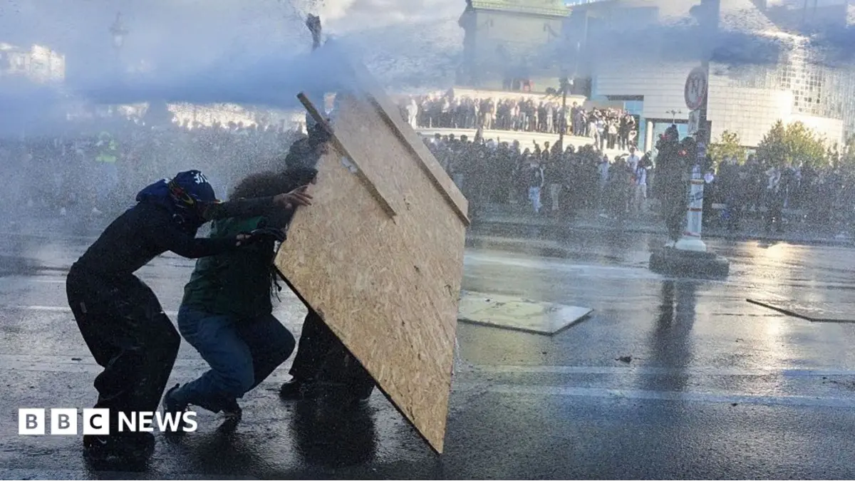 France Pledges 3,000 New Teachers Following High School Student Protests