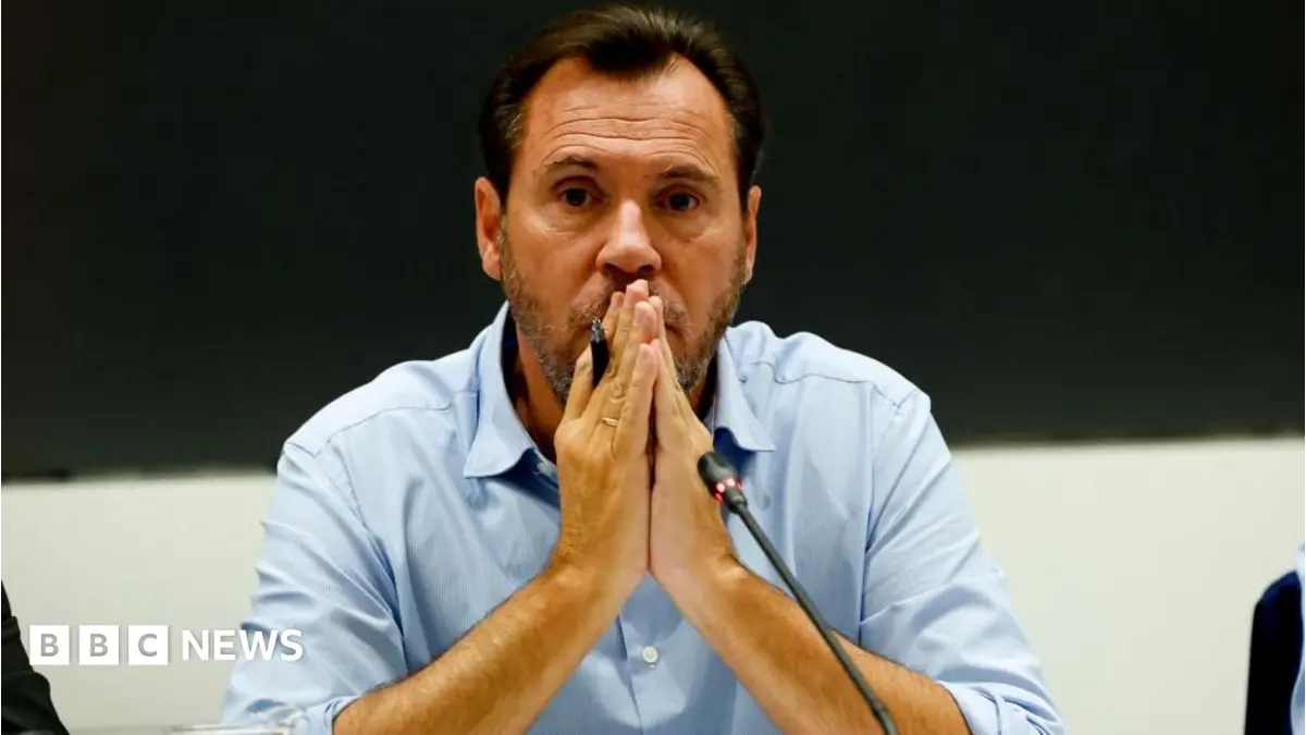 Spanish Transport Minister Óscar Puente Rejects Calls to Resign After 69 Killed in Train Collision