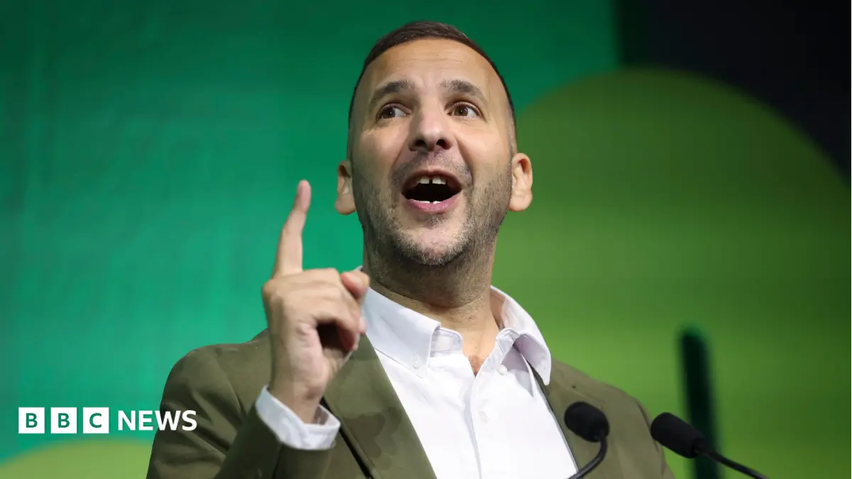 Green Party Leader Polanski Urges Voters to Push Labour Rightwards