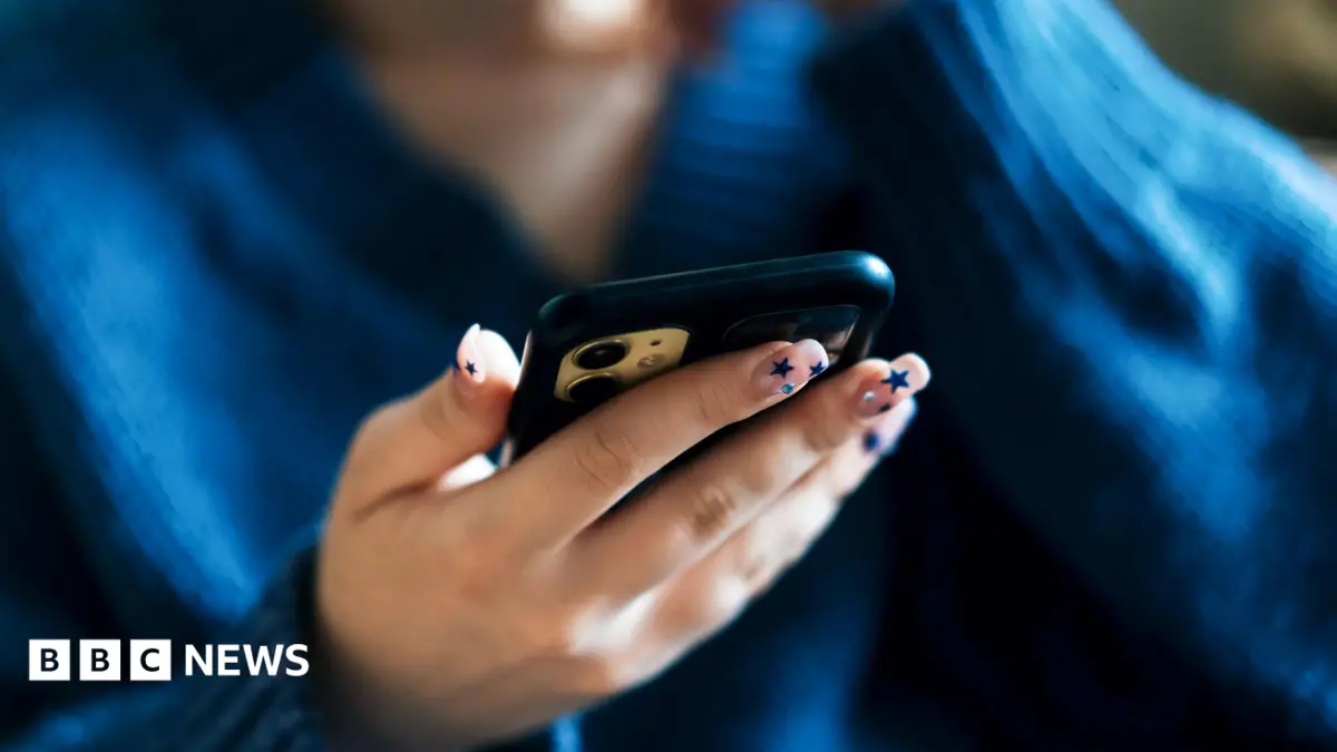 UK Government Proposes Midnight Social Media Curfew for Under-16s