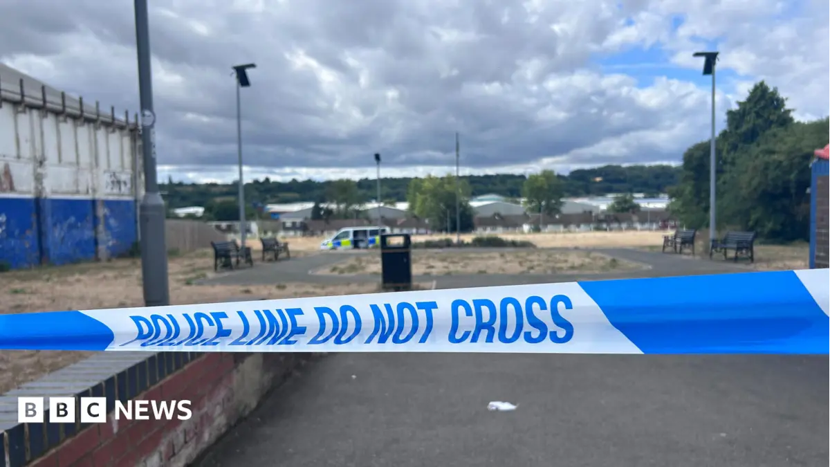 Luton Stabbing: Sixteen-Year-Old Charged With Murder After Youth Dies