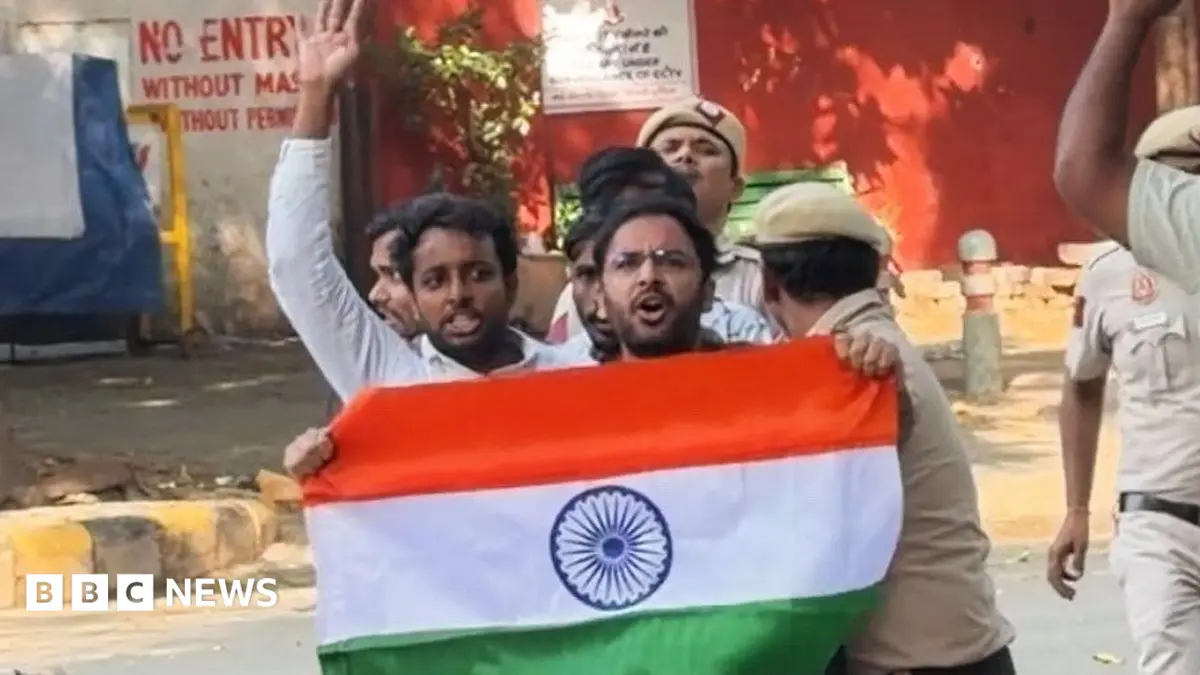Indian Protesters Detained in Delhi Demanding Election Chief Resignation Over Voter Lists