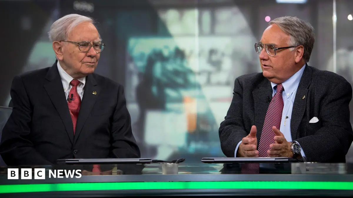 Warren Buffett Departs Berkshire Hathaway Board After Six Decades of Leadership