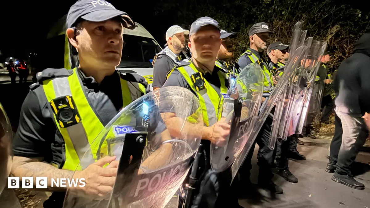 Portsmouth Anti-Migrant Protest Sees Police Injuries, Minister Denounces Violence