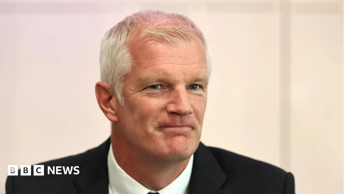 Al Carns Declines Labour Leadership Bid, Citing Party Unity and Focus