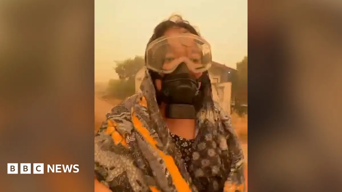 Indonesian City Palangka Raya Chokes Under Thick Orange Haze From Kalimantan Wildfires