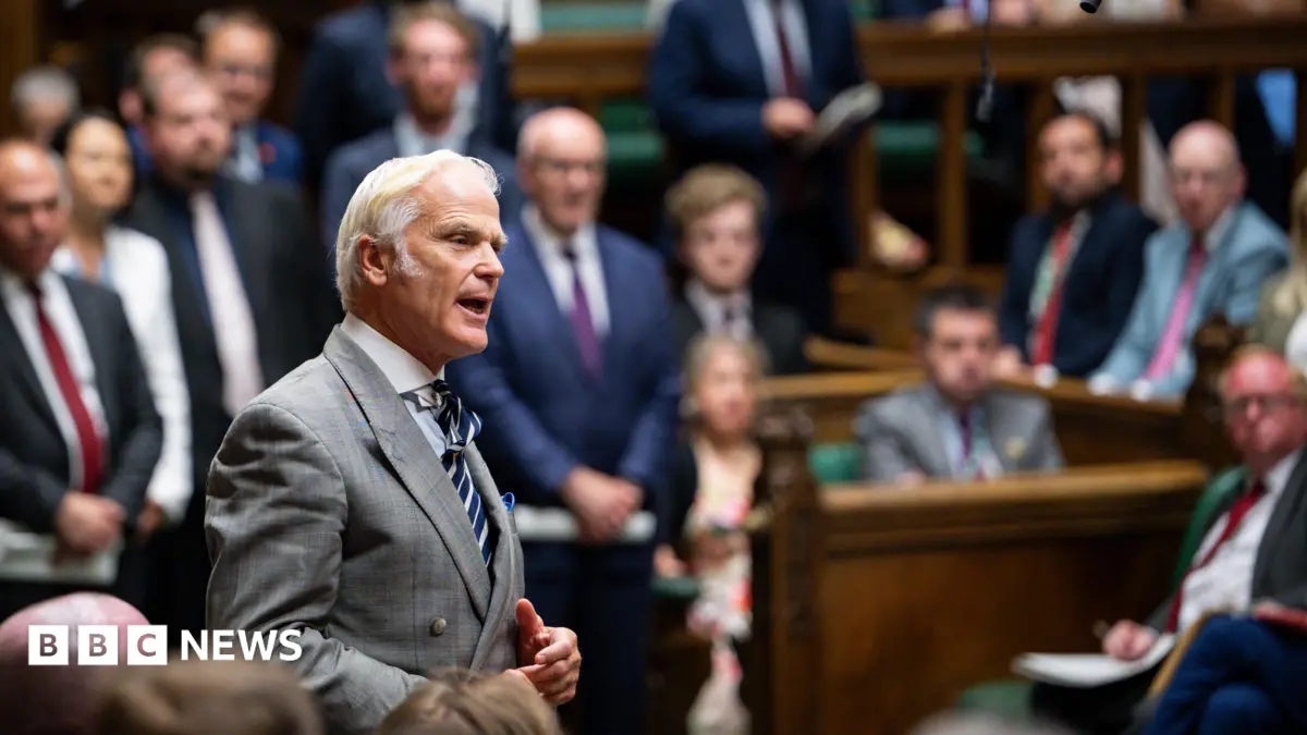 Sir Desmond Swayne Recites 1907 Poem to Taunt Labour MPs in Commons
