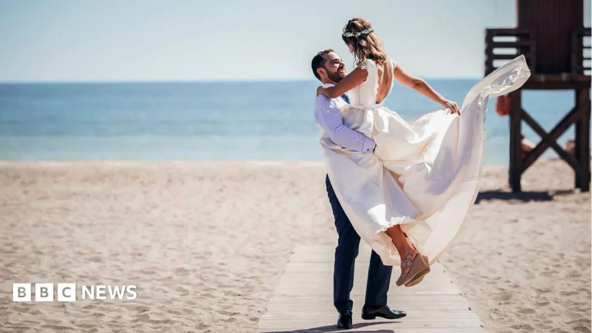 England and Wales Marriage Law Reform Allows Beach and Pub Ceremonies