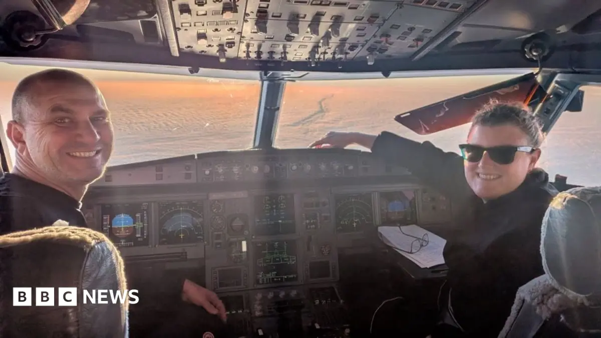 Australian Aviation Crew Evacuates Patient from McMurdo Station in Total Antarctic Darkness