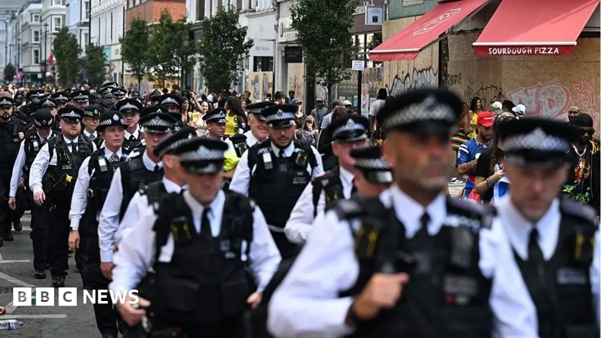 Man Dies After Entering Notting Hill Canal During Carnival