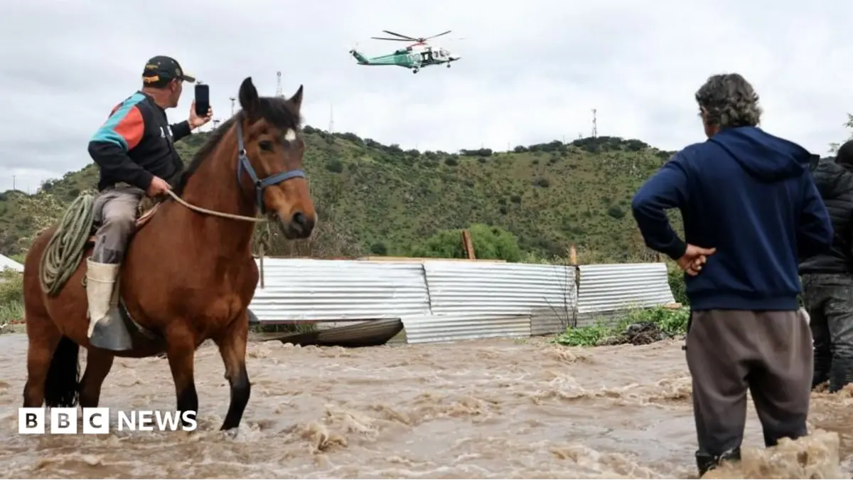 Chile: Mapocho River Bursts Banks, Trapping Residents in Santiago