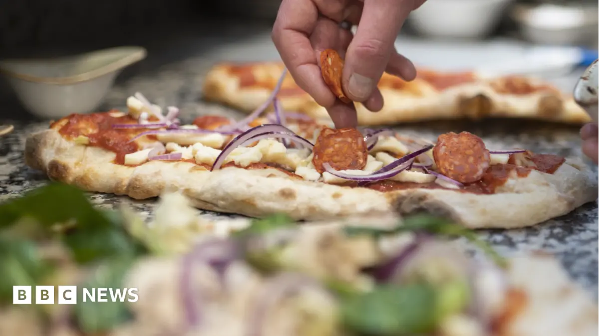 Pizza Robot Failures Mount: Industry Reassesses Automated Kitchen Promises