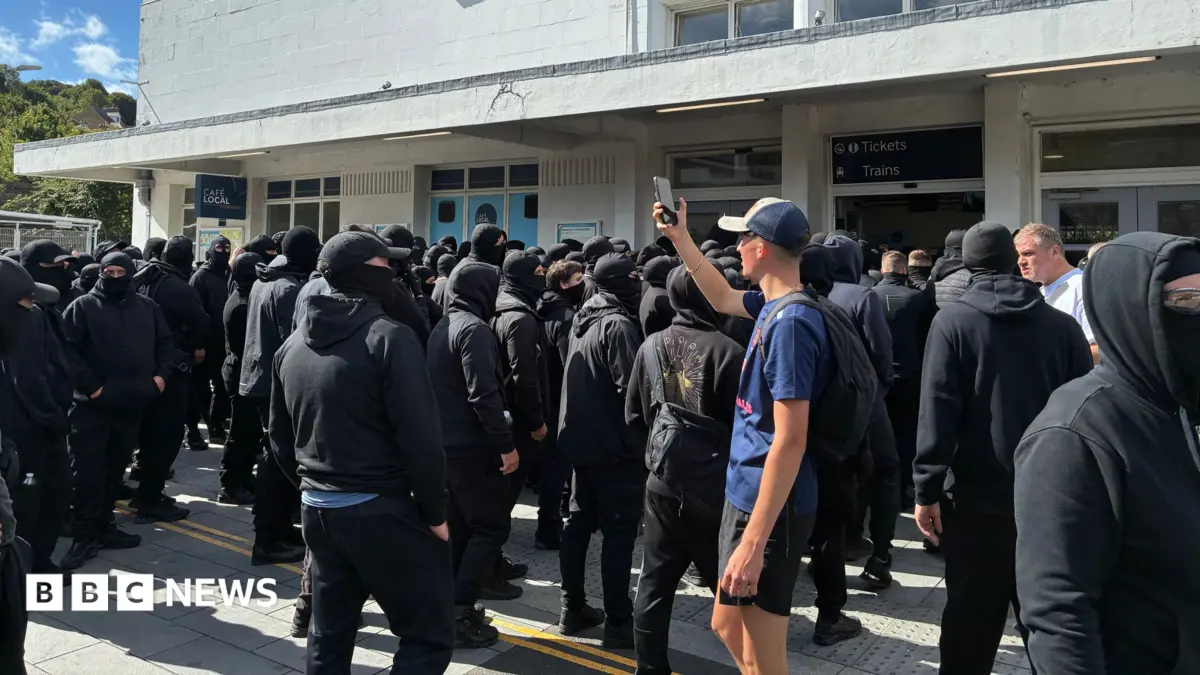 Dover Council Leader Criticises Police Slow Response to Protest Disruption