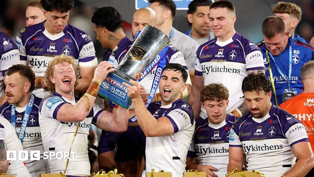 Wakefield Trinity Clinch Super League Grand Final Victory Over Warrington Wolves