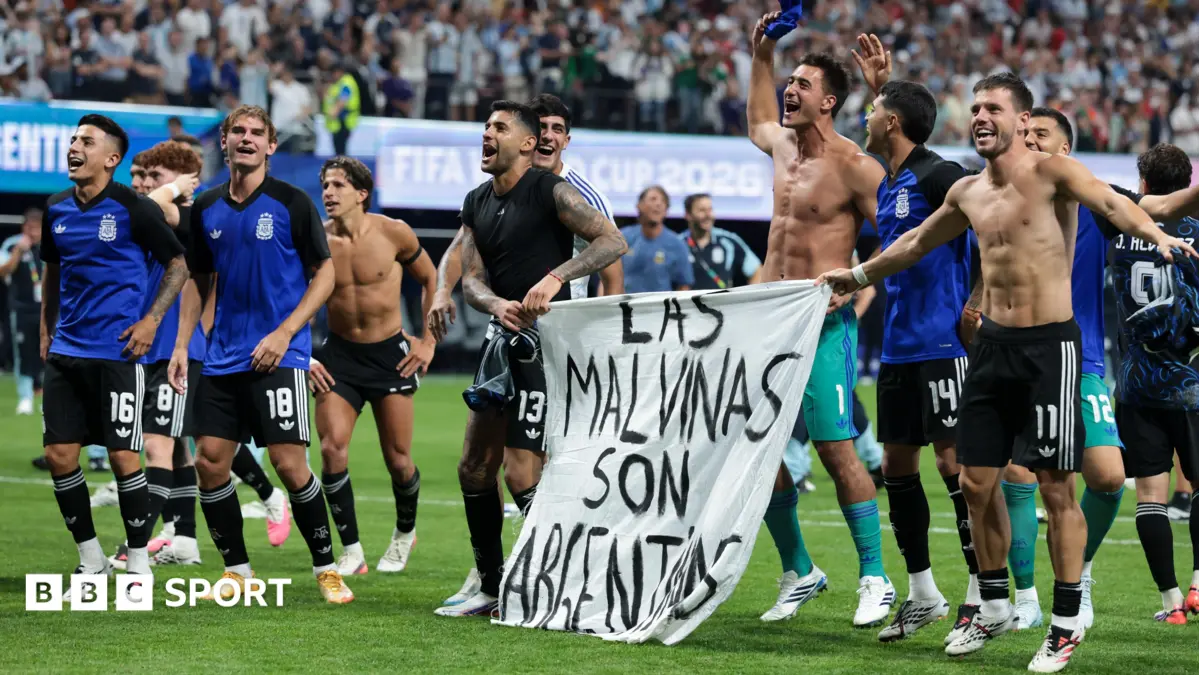Argentina Football Team Displays Falklands Sovereignty Banner After Semi-Final Victory