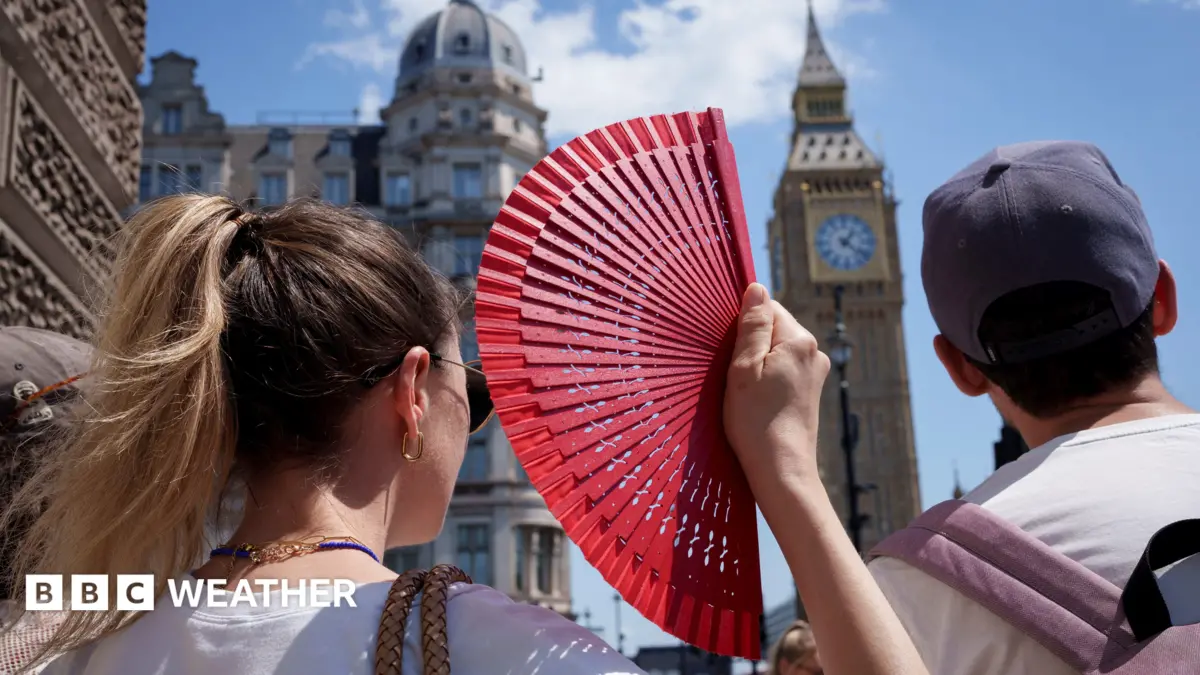UK Experiences Fourth Heatwave, Temperatures Forecast to Reach 35C