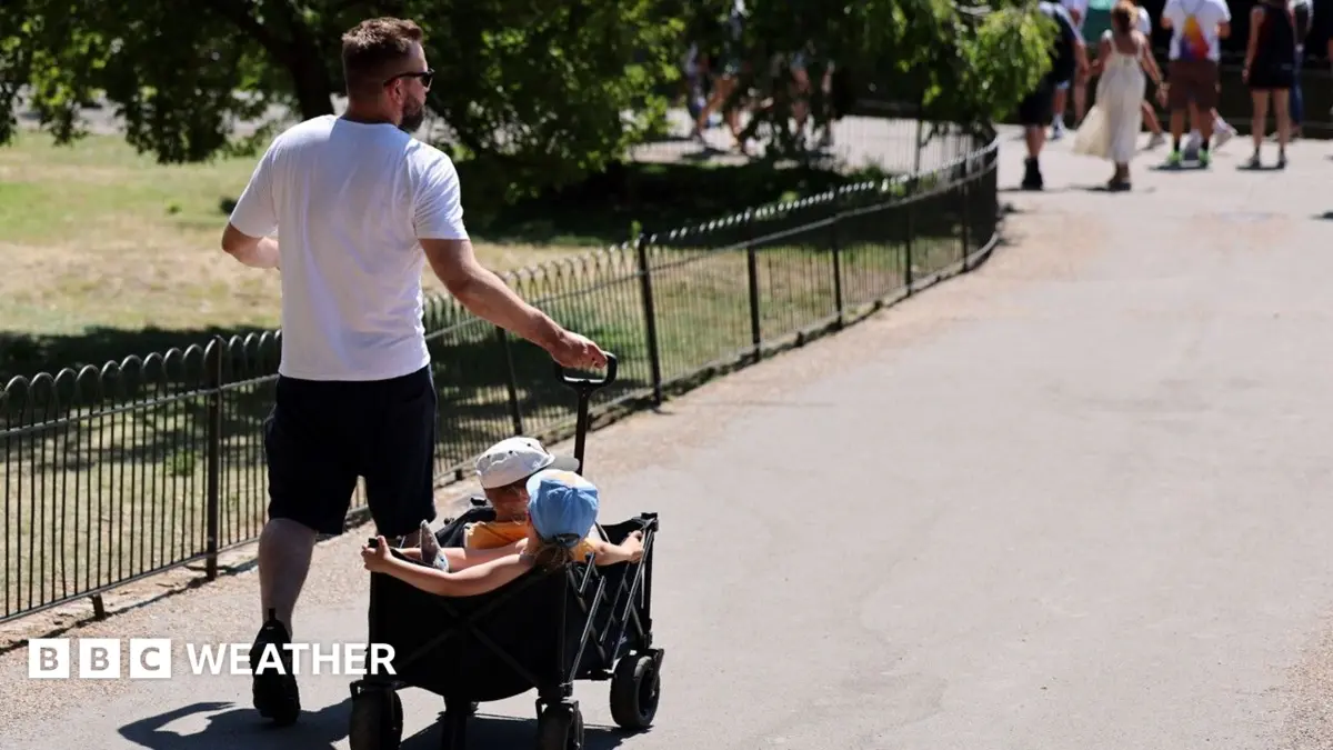 UK Records Eighth Day Above 34C, Heatwave Forecast to Persist