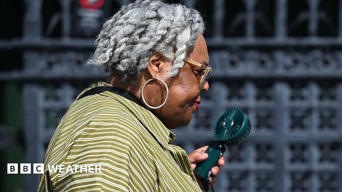 UK Experiences Prolonged Heatwave: Amber Health Alert Issued Across Southern England