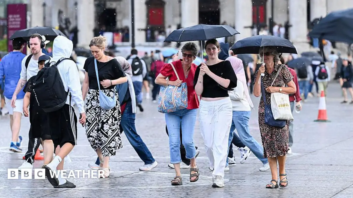 UK Weather: Heavy Rain Eases Friday, Sunshine Returns for Weekend, Cold Nights Forecast
