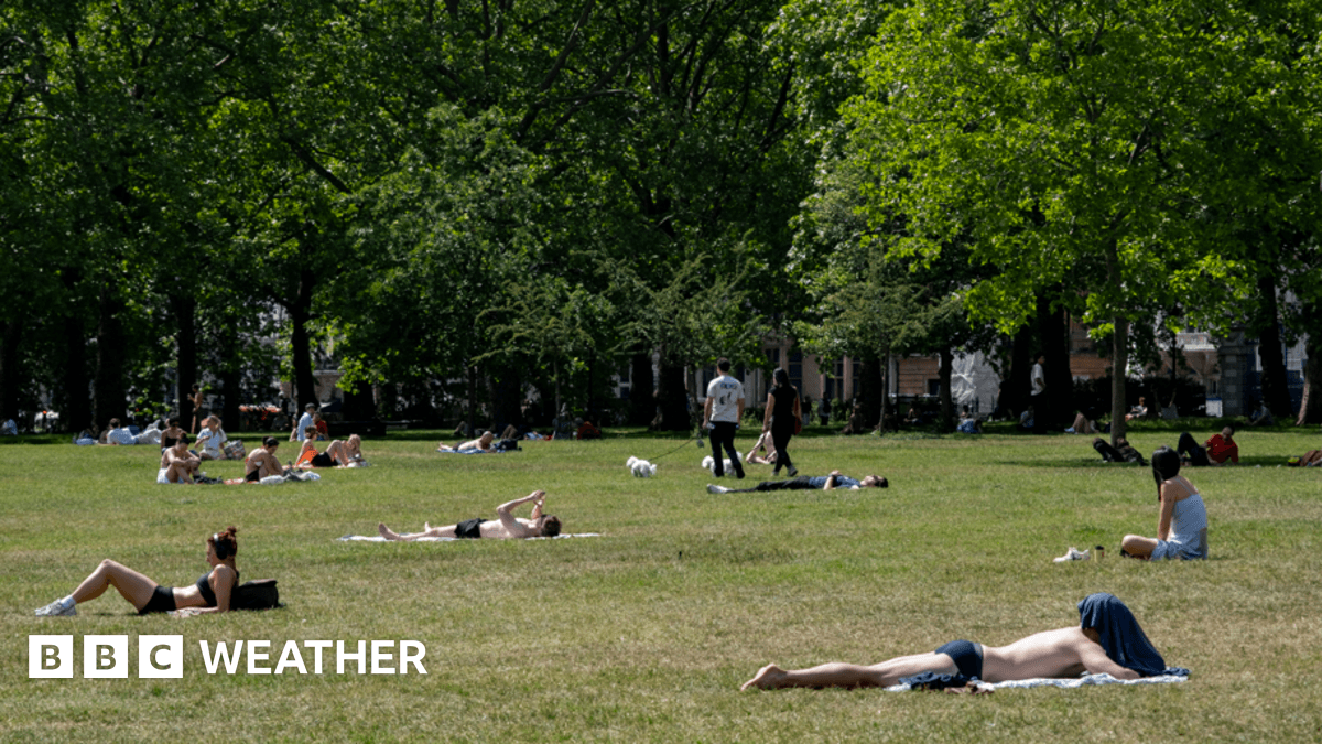 UK Expects Record May Temperature as South East Forecasts 34C Peak