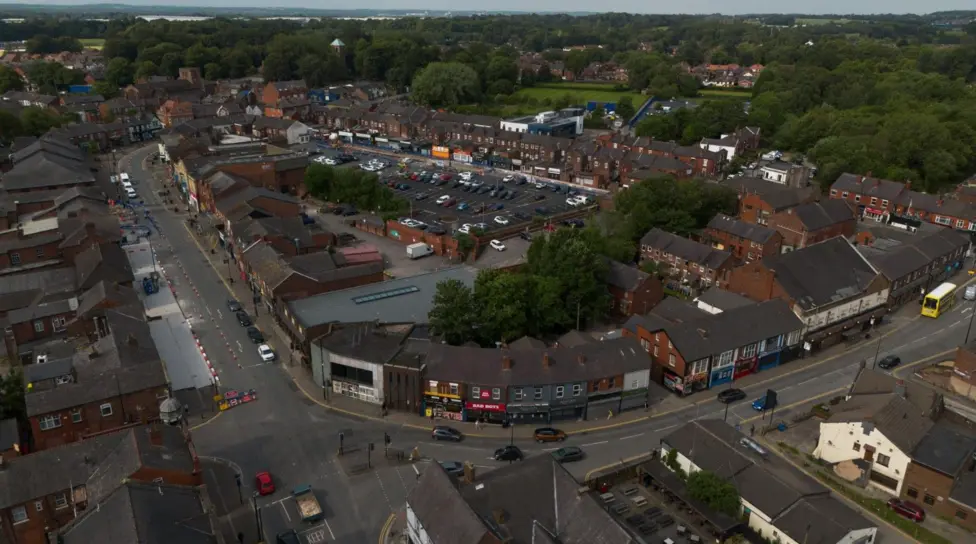 Makerfield By-Election Nears Conclusion: Andy Burnham Seeks Return to Parliament