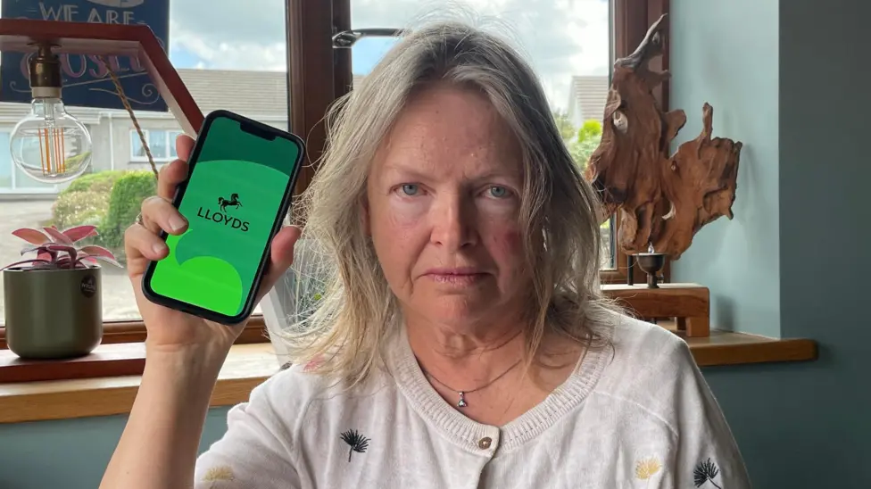 Cornwall Woman Travels 94 Miles to Truro for Lloyds Cheque Deposit