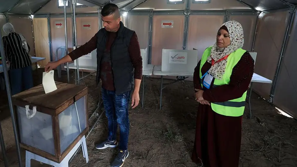 Palestinians in West Bank, Deir al-Balah Vote in Local Elections