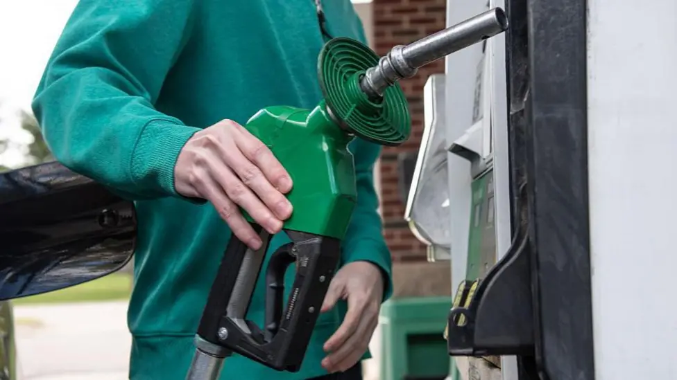 Oil Prices Stabilise as US Considers Halting Strait of Hormuz Naval Operation