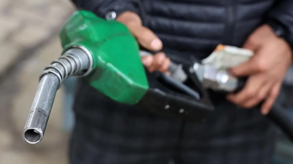 Oil Prices Surge Past $100 as US-Iran Talks Collapse