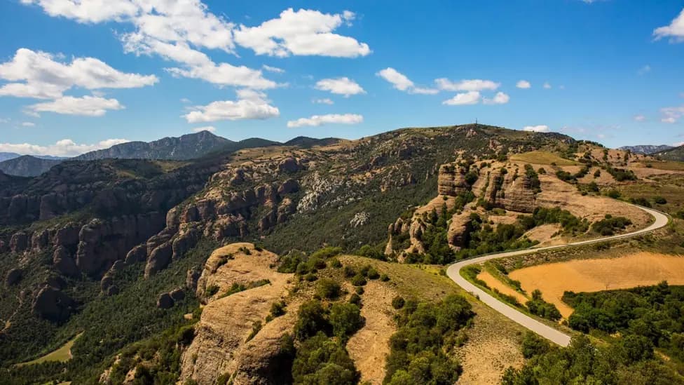 British Man Dies in Paragliding Incident Near Tremp, Catalonia