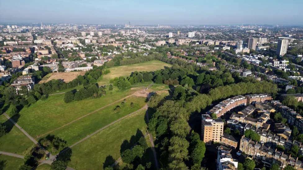 Man Fatally Stabbed at Primrose Hill in North London