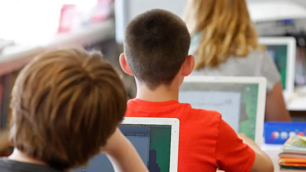 Los Angeles School Board Votes to Impose Classroom Screen Time Limits for 500,000 Students