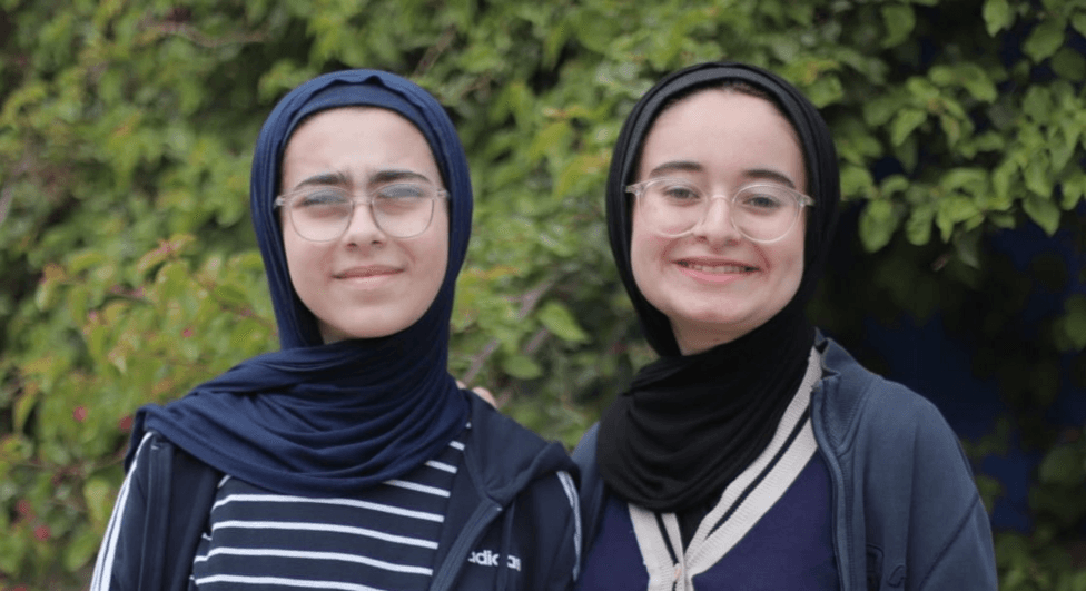 Gaza Teen Sisters Win Earth Prize for Turning Bomb Rubble into Reusable Bricks