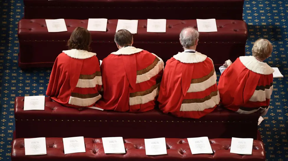 House of Lords Abolishes 700-Year Hereditary Peer System; 92 Members Depart Parliament
