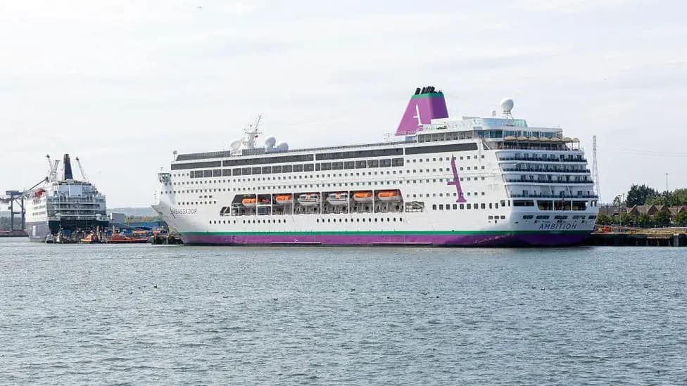 Over 1,000 Passengers Held on UK Cruise Ship in Bordeaux After Illness Outbreak
