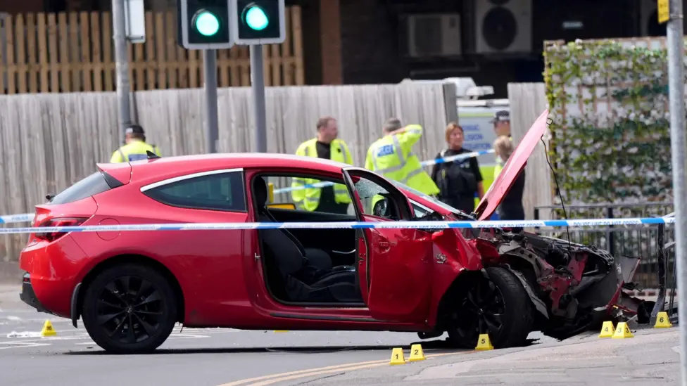 Nottinghamshire Man Dies After Car Strikes Pedestrian Group; Murder Investigation Initiated