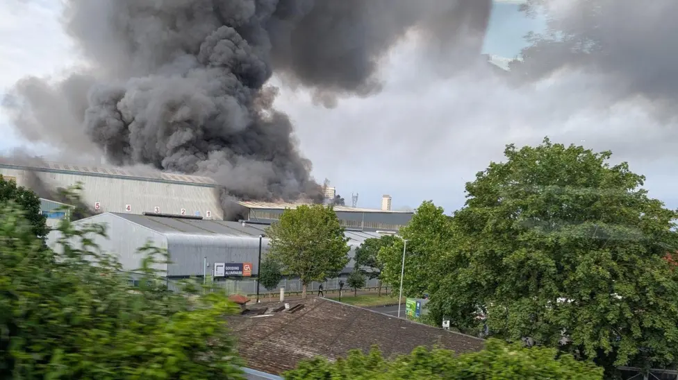 Bermondsey Recycling Centre Fire Disrupts London Bridge Rail Services for Hours