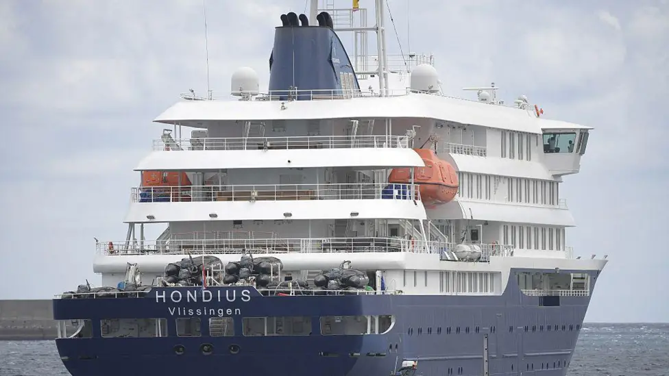 Eighteen US Citizens Quarantined After Hantavirus Exposure Aboard Dutch Cruise Vessel