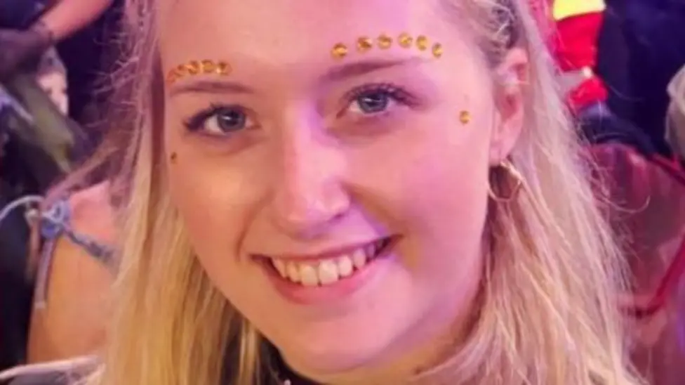 Parents fear MenB outbreaks without wider vaccine rollout for teenagers