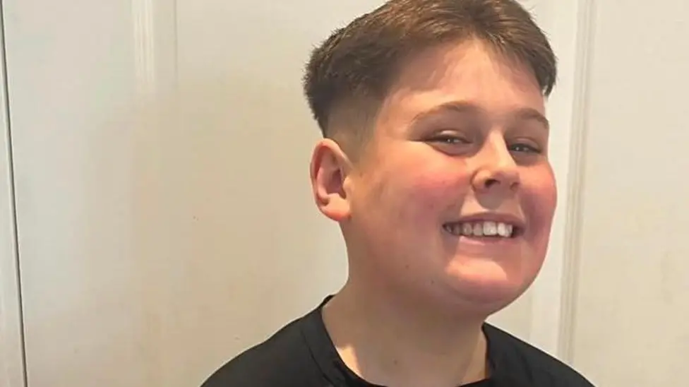 13-Year-Old with Tourette Syndrome Removed from Gatwick Flight After Shouting "Bomb"
