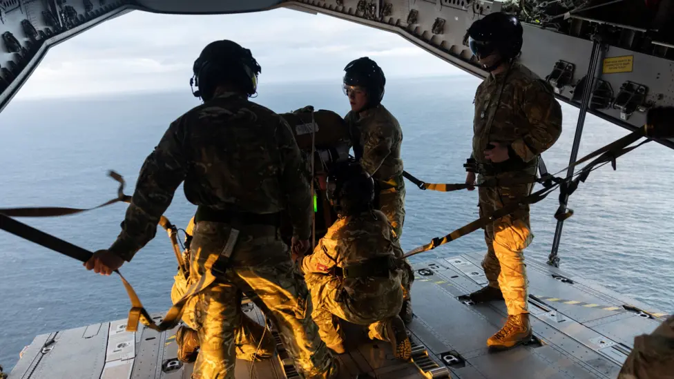 UK Military Paratroopers Deliver Medical Aid to Tristan da Cunha After Hantavirus Outbreak