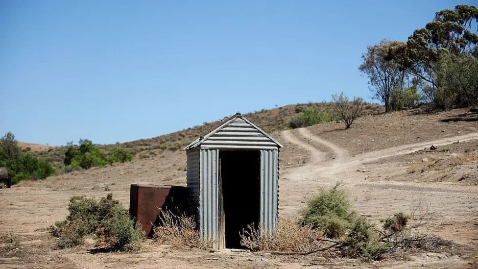 Woman Trapped Three Hours in Outback Pit Latrine After Henbury Meteorites Zone Collapse
