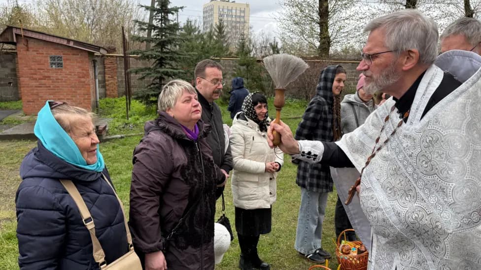 Orthodox Easter Truce in Ukraine Marred by Immediate Violations and Deep Scepticism