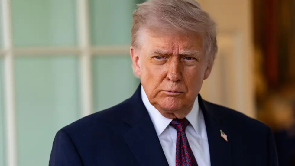 US Navy Seizes Iranian Cargo Ship Touska in Gulf, Halts Strait of Hormuz Talks